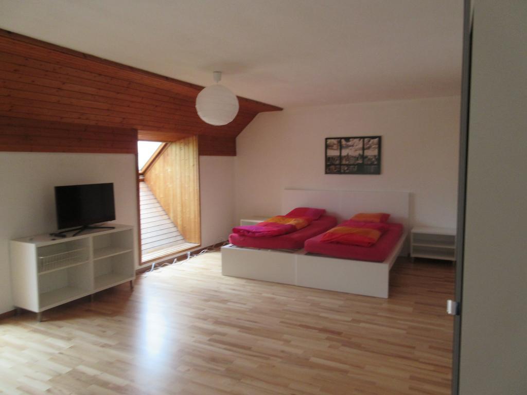 Good Bed Aarwangen Apartment Стая снимка