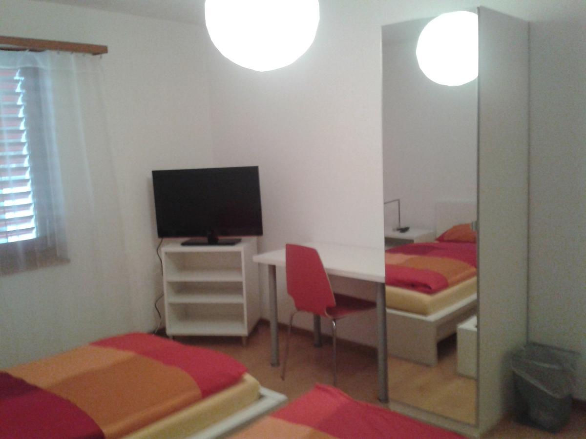 Good Bed Aarwangen Apartment Стая снимка